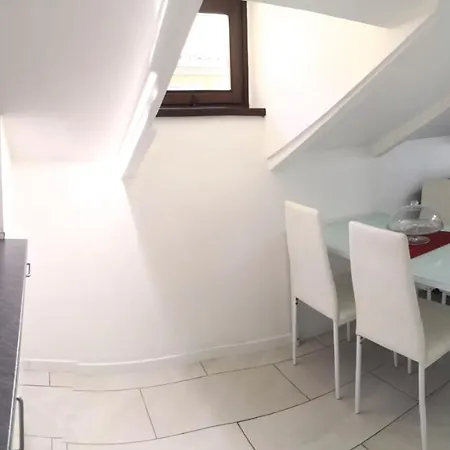 3-tourist House Bologna-mansarda - Self Check-in Apartment