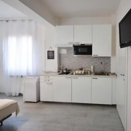 3-tourist House Bologna-mansarda - Self Check-in Apartment *