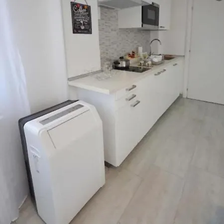 3-tourist House Bologna-mansarda - Self Check-in Apartment *